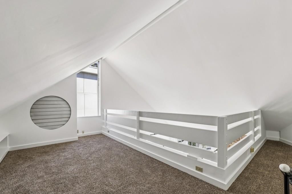 918 Glen Arden Way NE