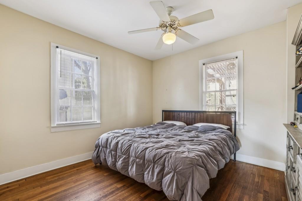 918 Glen Arden Way NE