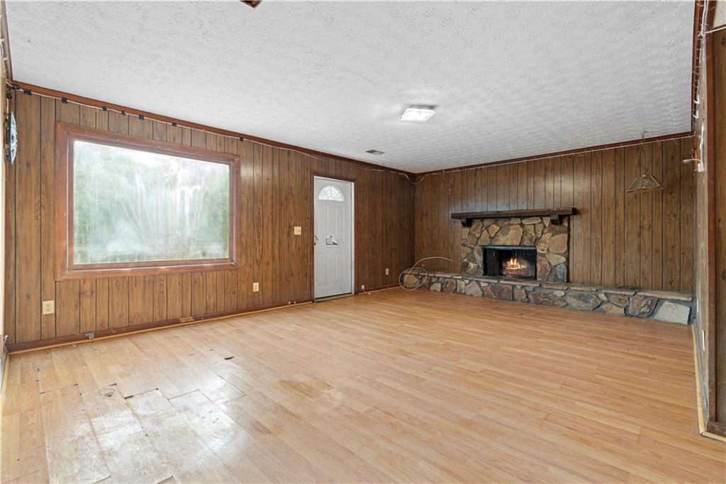 1548 Sprayberry Drive