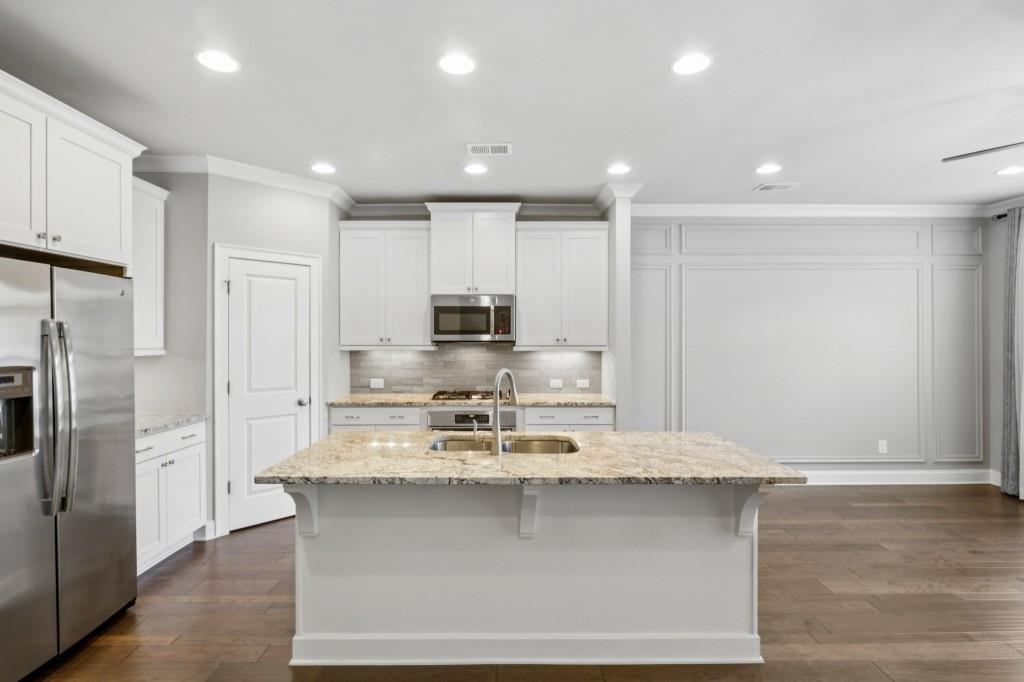 3899 Glenview Club Lane