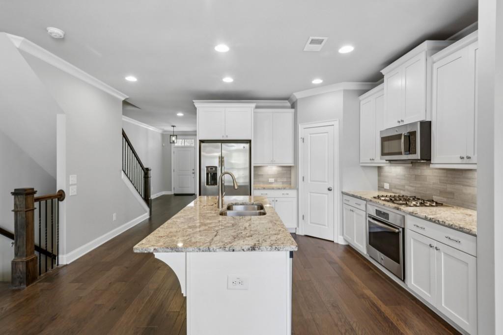 3899 Glenview Club Lane