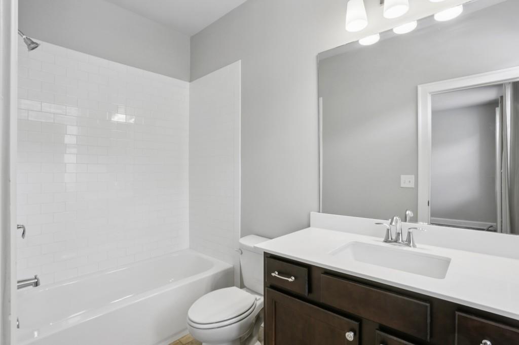 3899 Glenview Club Lane