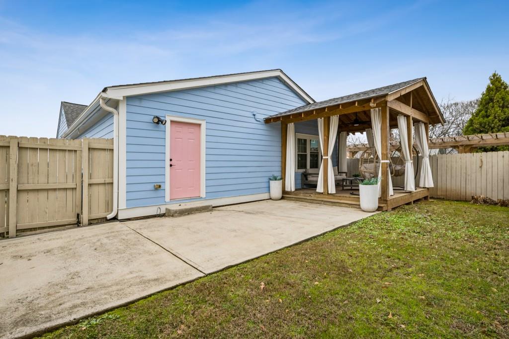 734 Woodson Street SE