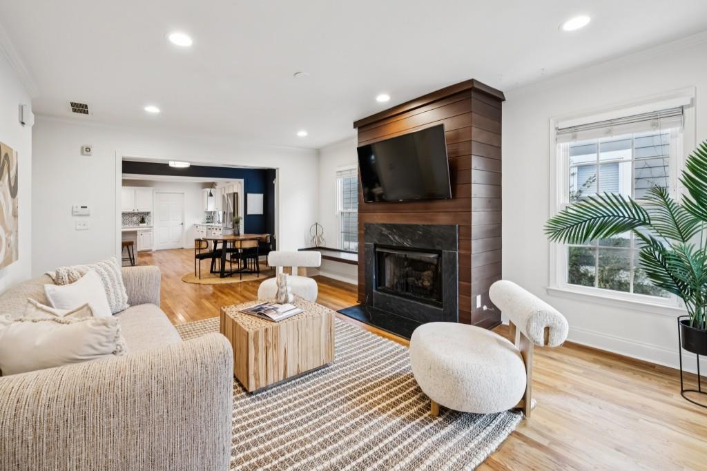 734 Woodson Street SE