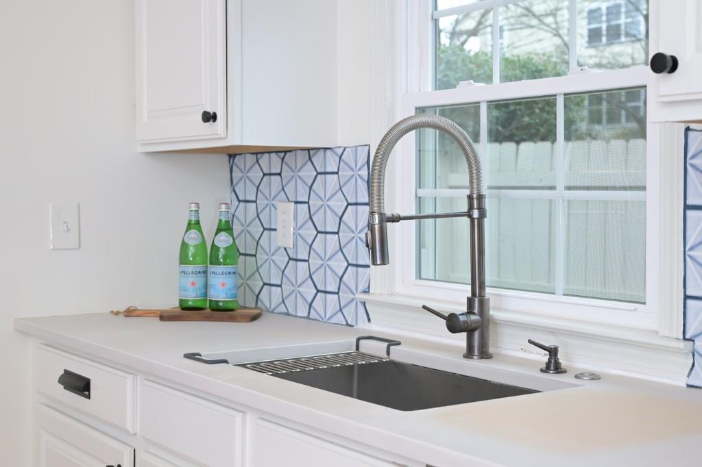 734 Woodson Street SE