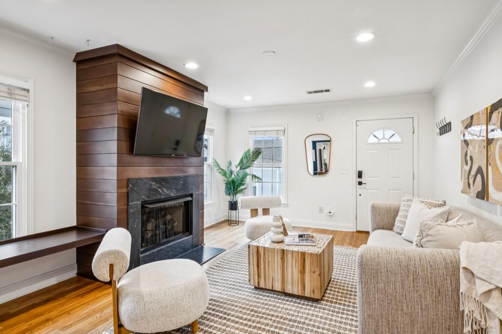 734 Woodson Street SE