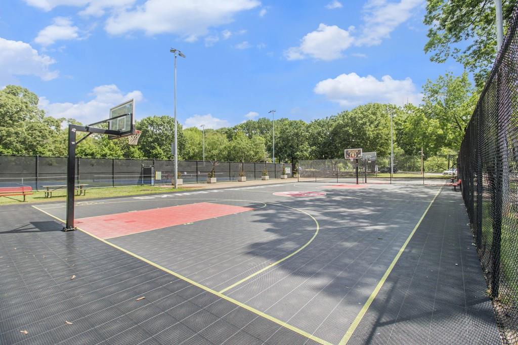 734 Woodson Street SE