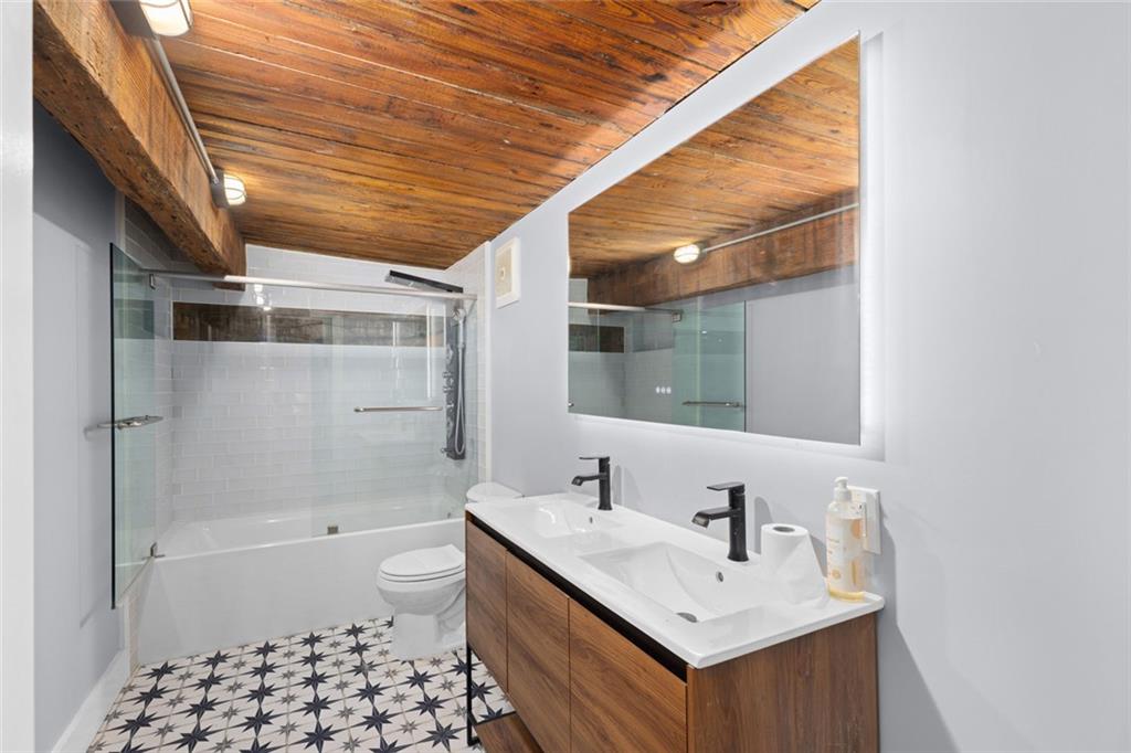 644 Wells Street SW Unit 16