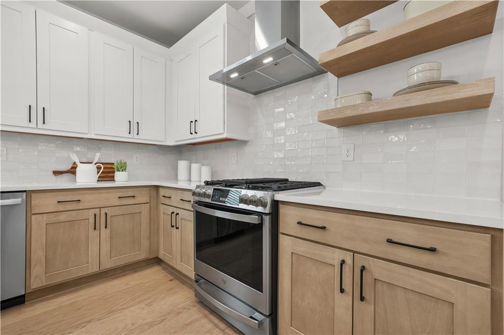 507 Casanova Street SE