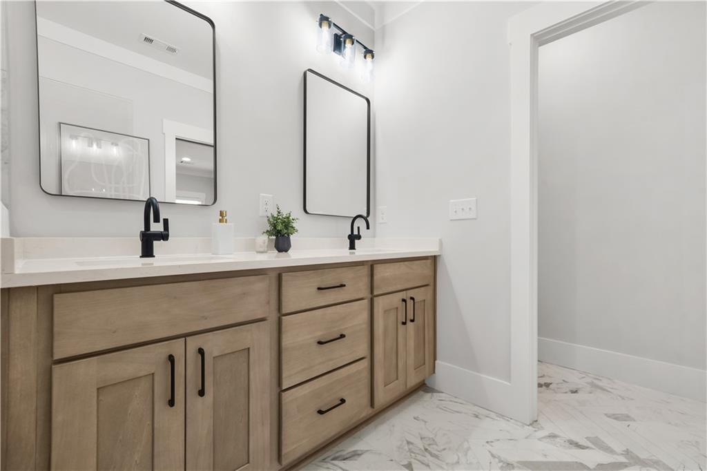 507 Casanova Street SE