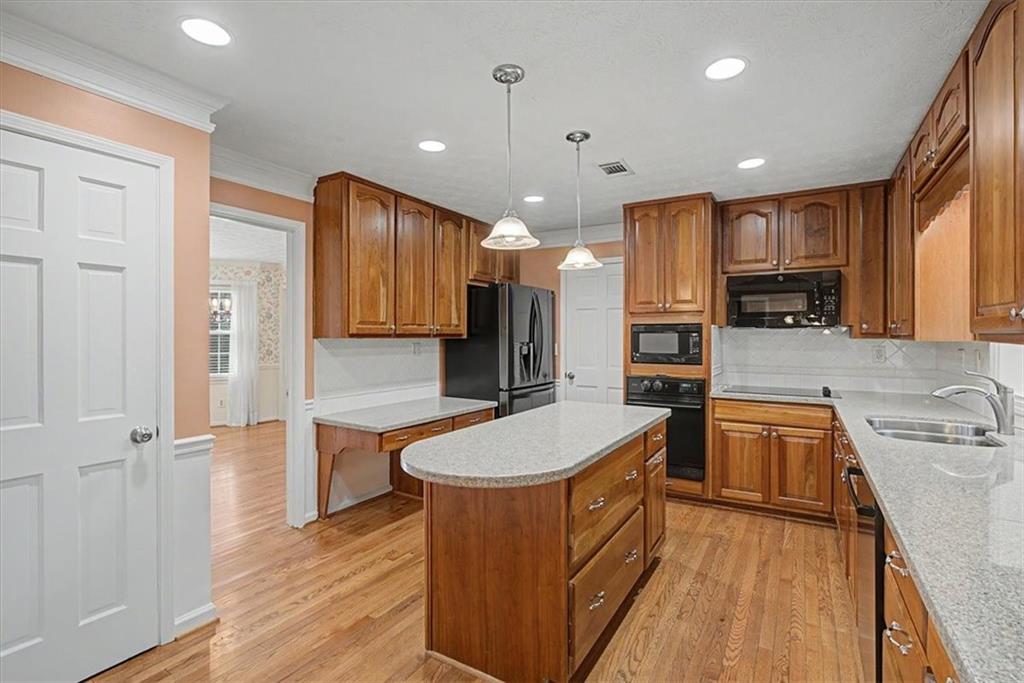 1663 Huntingford Drive