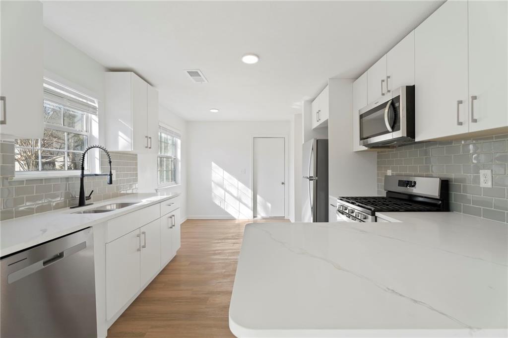 1629 Sweetgum Hill