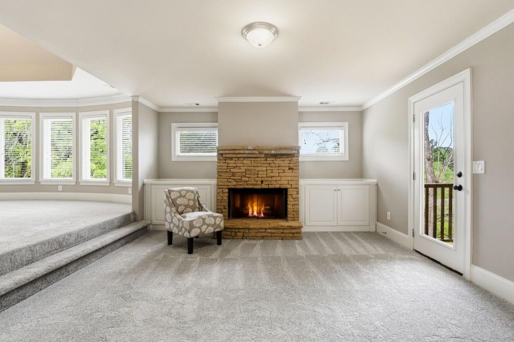 2718 Henderson Summit