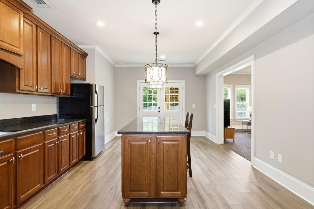 2718 Henderson Summit