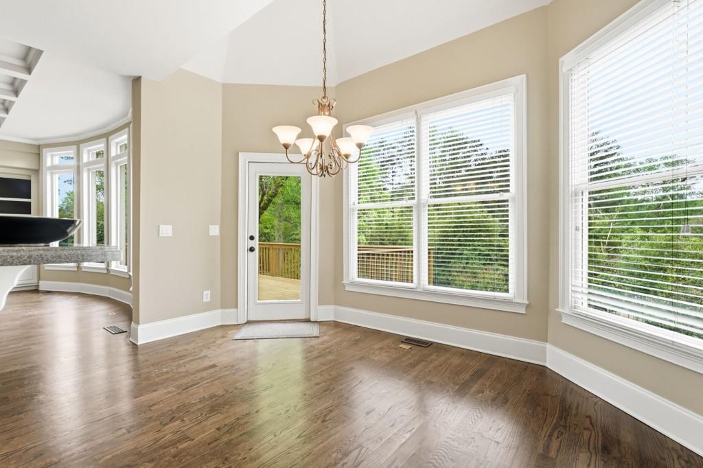 2718 Henderson Summit