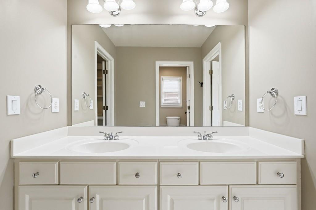 2718 Henderson Summit