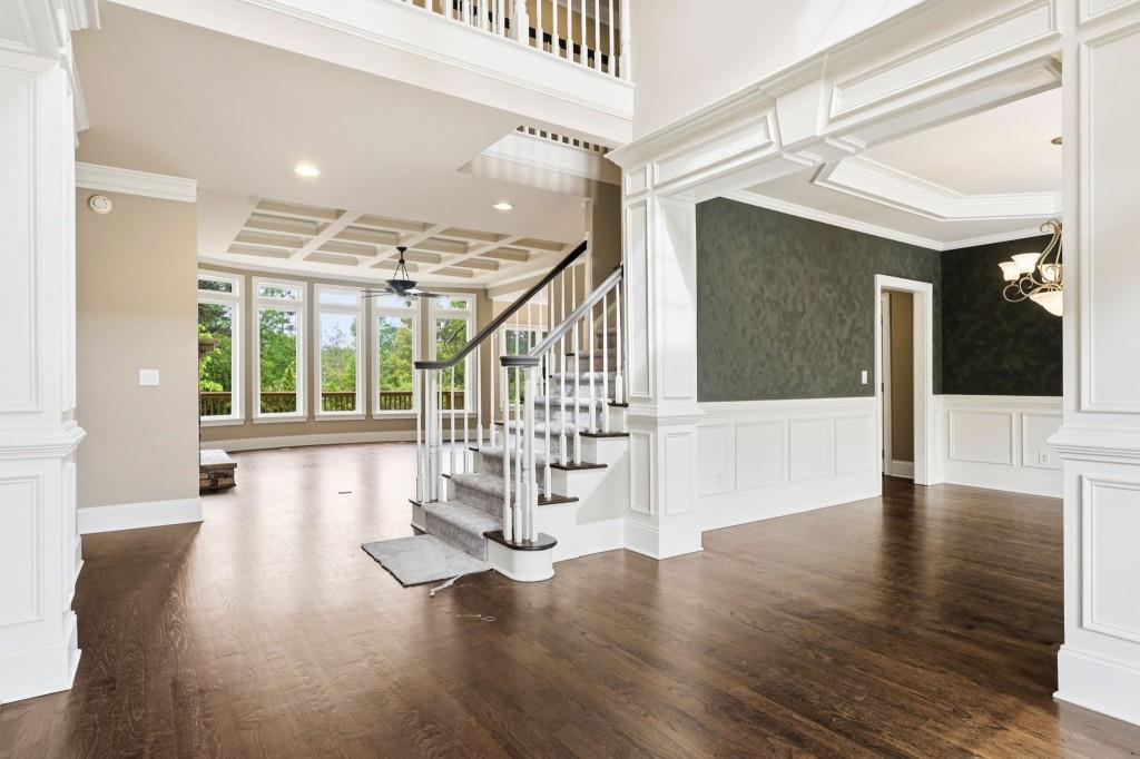 2718 Henderson Summit