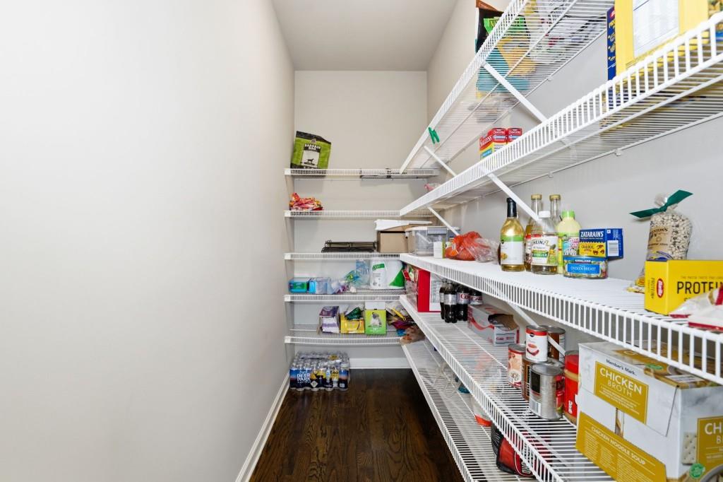 2718 Henderson Summit