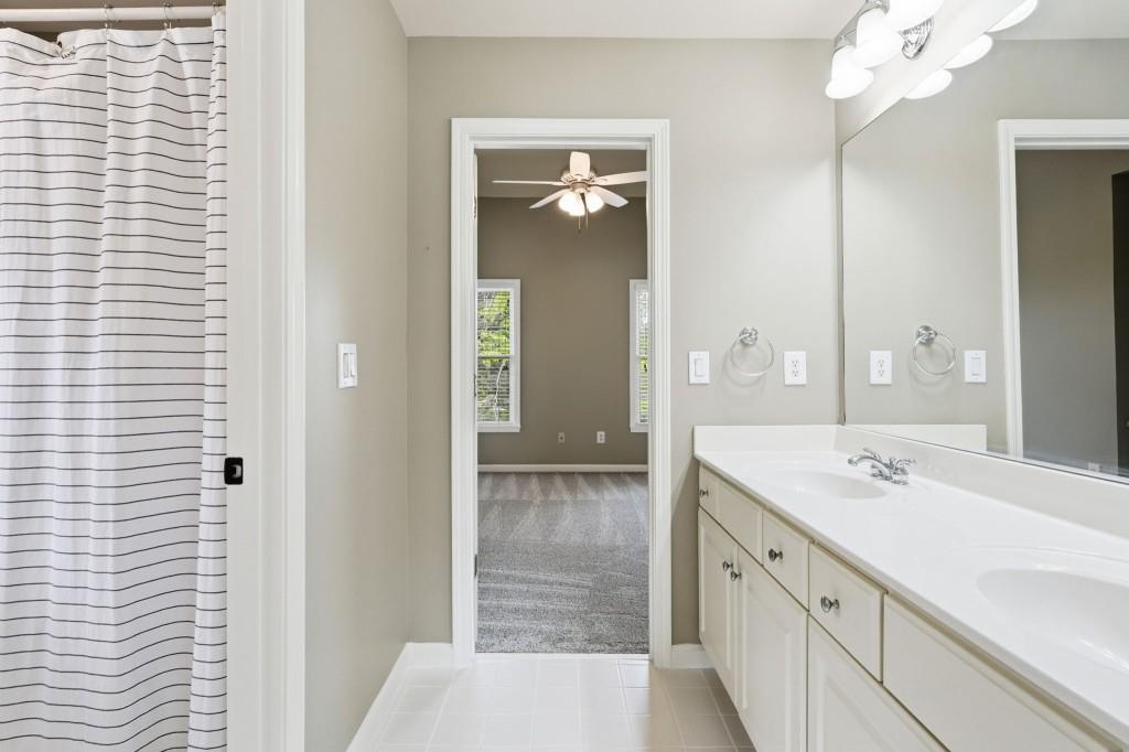 2718 Henderson Summit