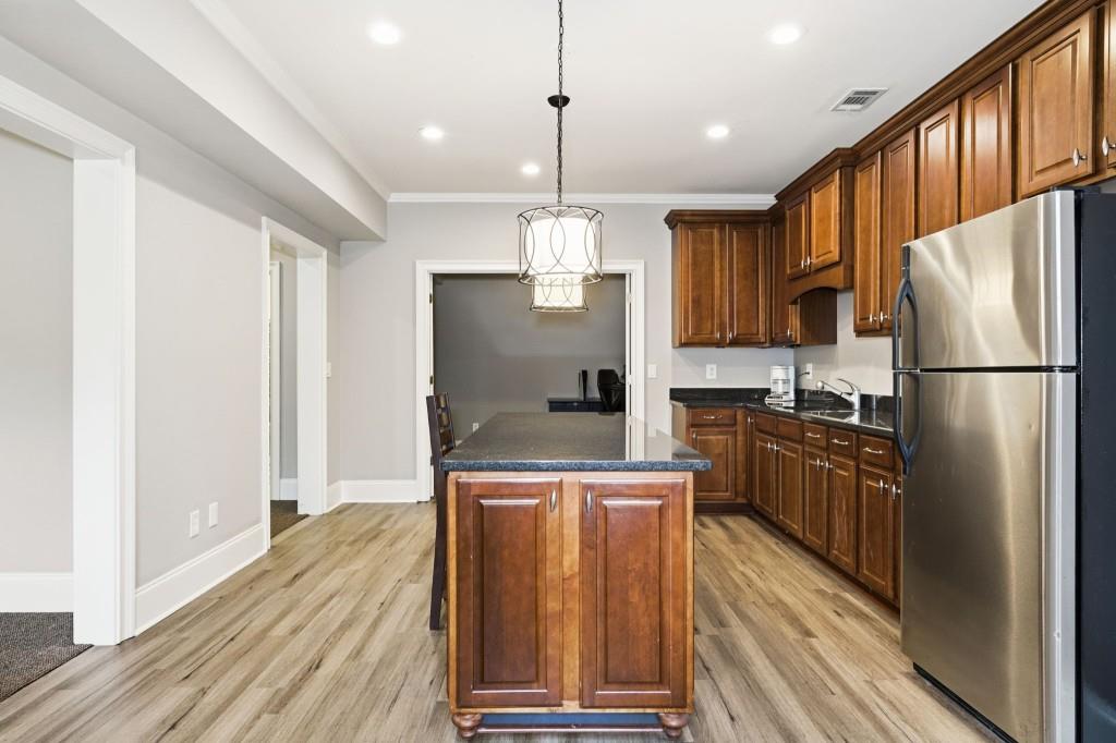 2718 Henderson Summit
