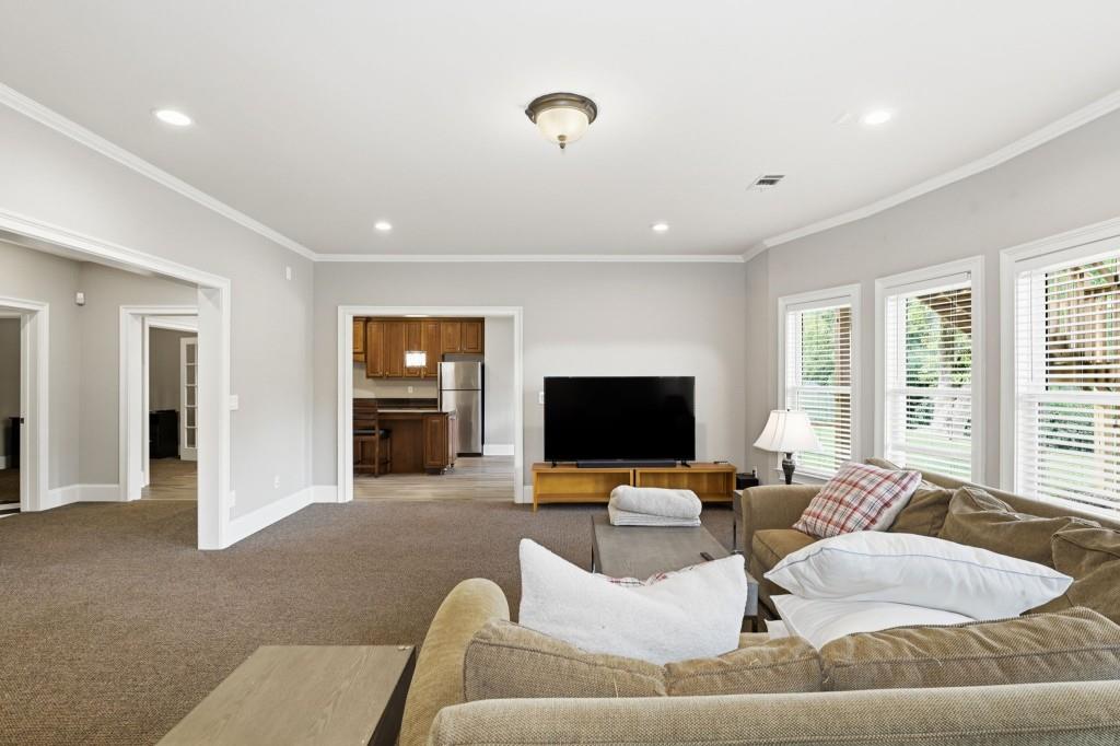 2718 Henderson Summit