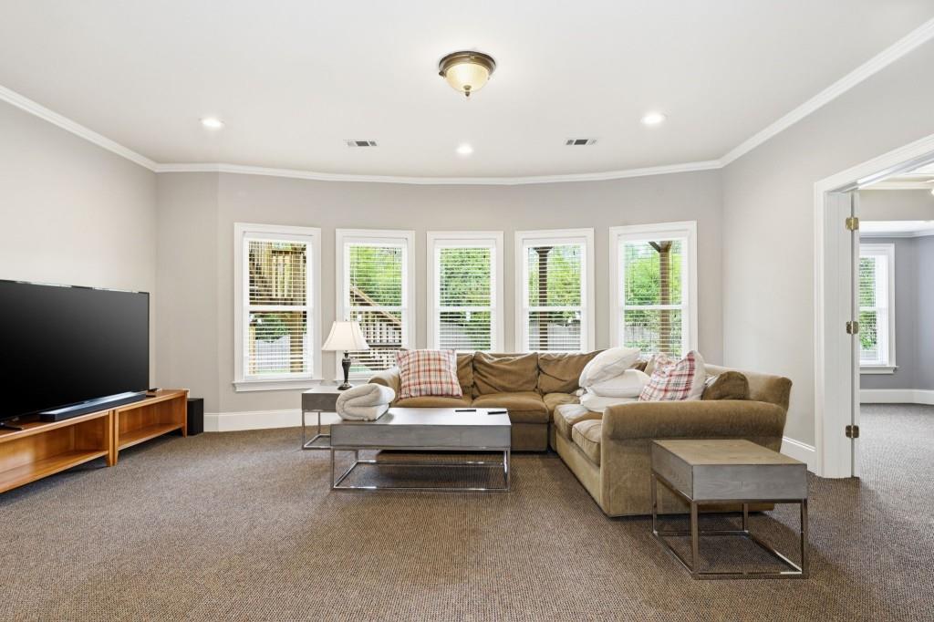 2718 Henderson Summit