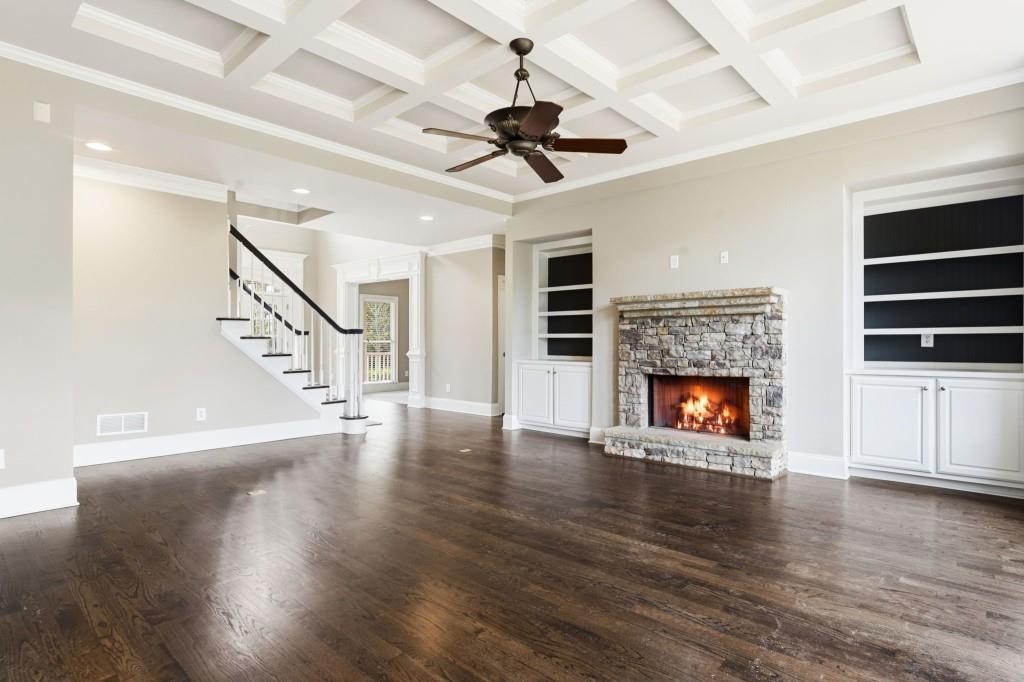 2718 Henderson Summit
