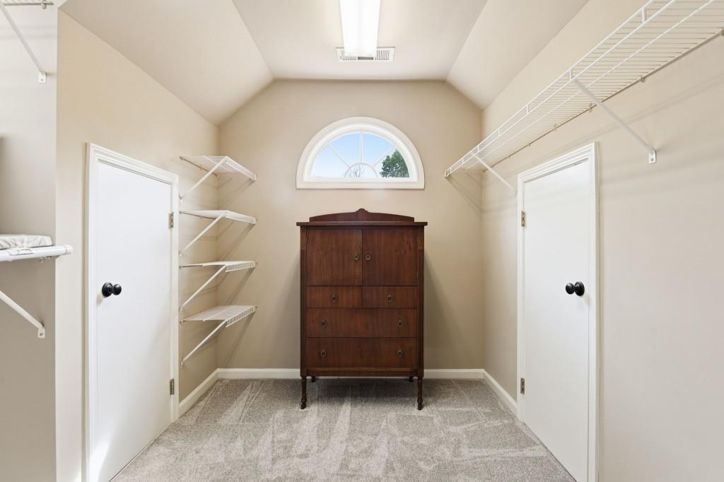 2718 Henderson Summit