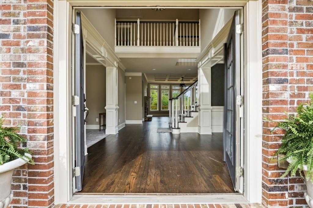 2718 Henderson Summit