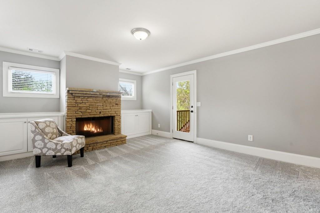 2718 Henderson Summit