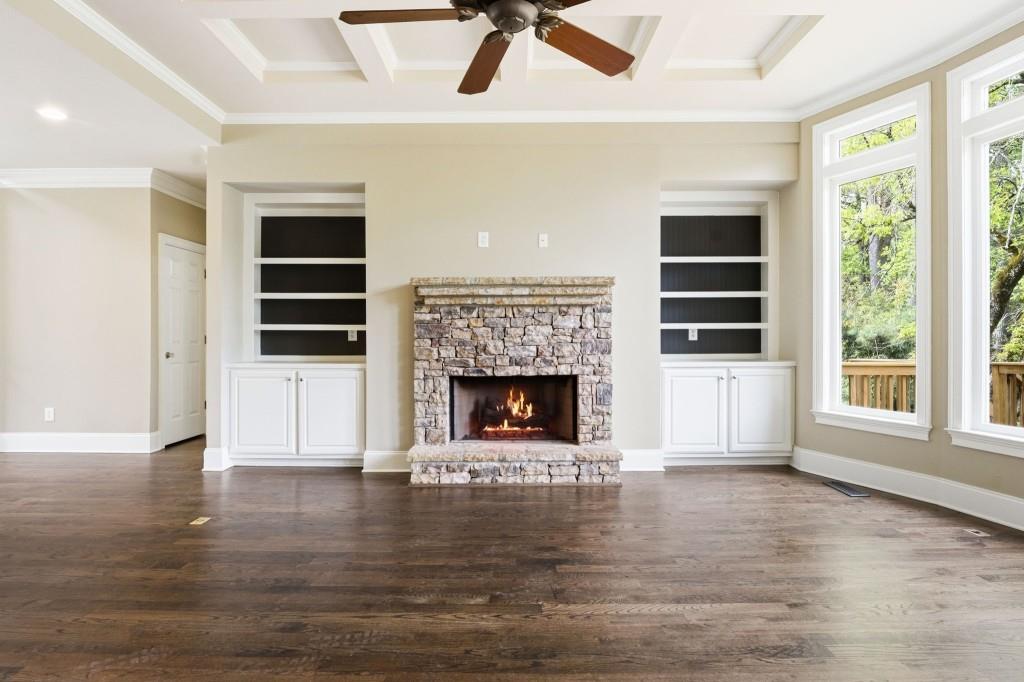 2718 Henderson Summit