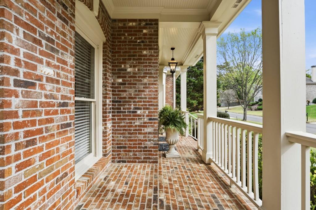 2718 Henderson Summit