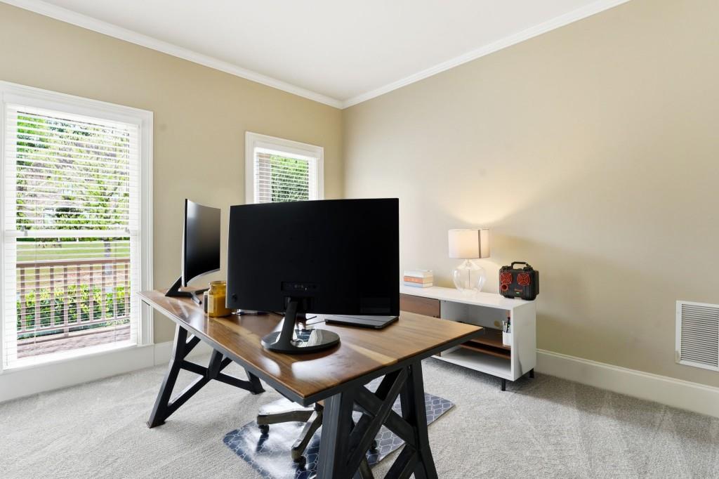 2718 Henderson Summit