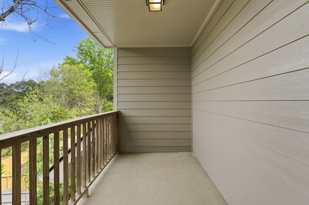 2718 Henderson Summit