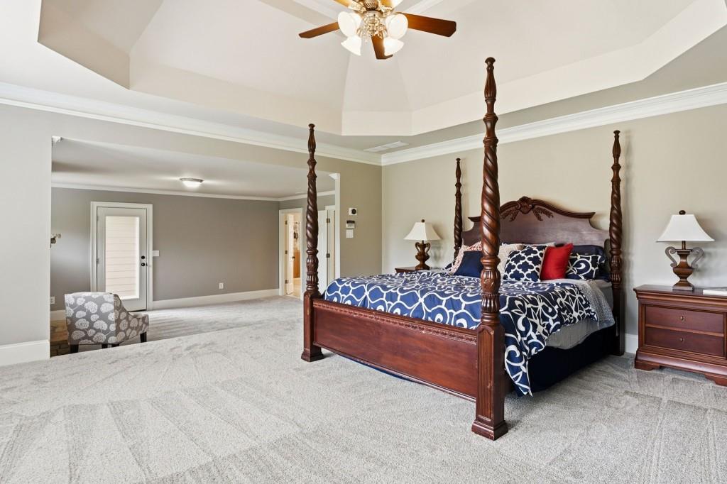 2718 Henderson Summit