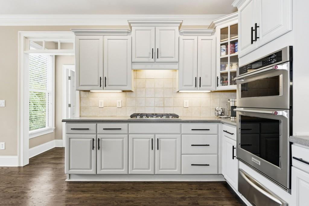 2718 Henderson Summit