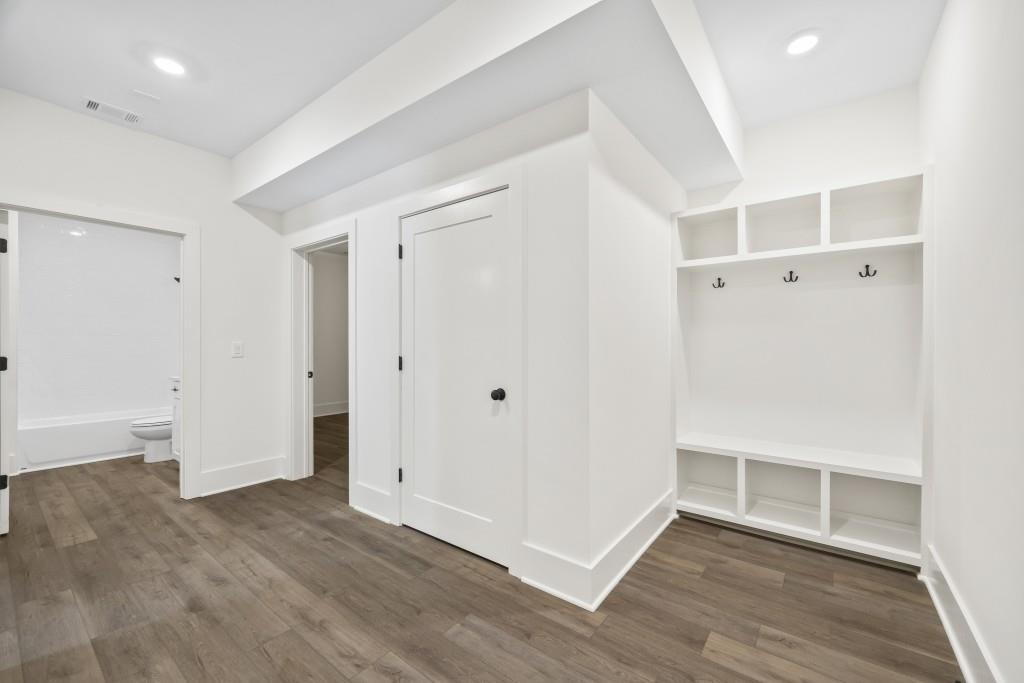 611 Foster Park Lane