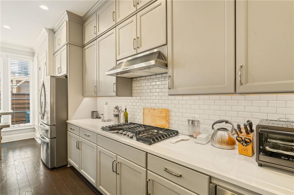 555 Verismo Way