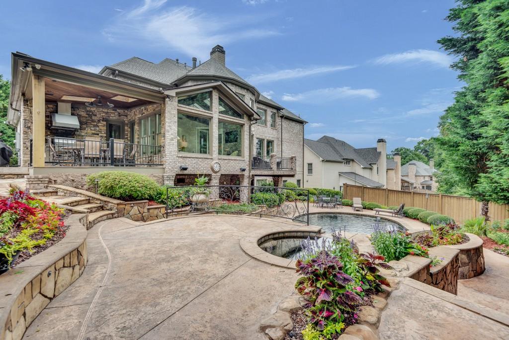 2494 Oak Grove Estates NE