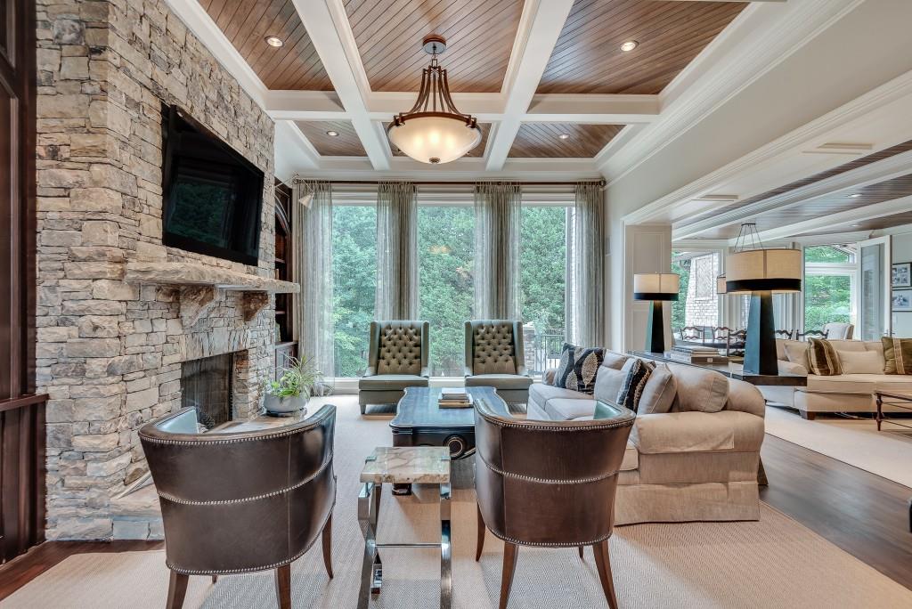 2494 Oak Grove Estates NE