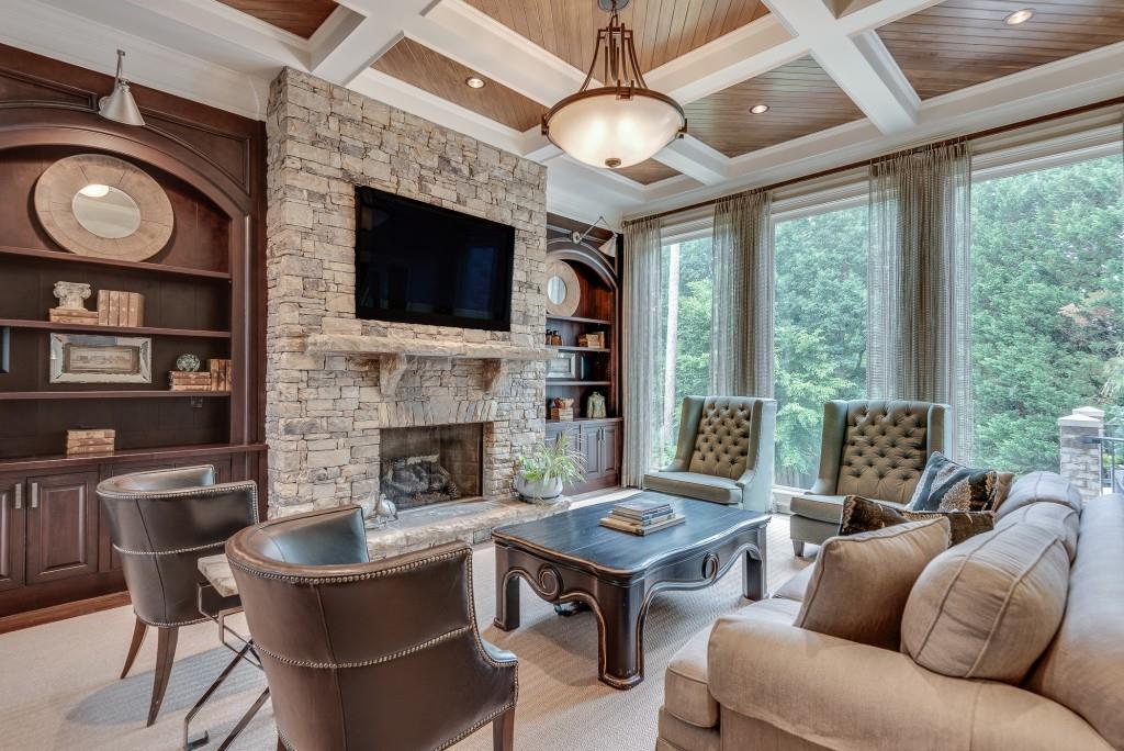 2494 Oak Grove Estates NE