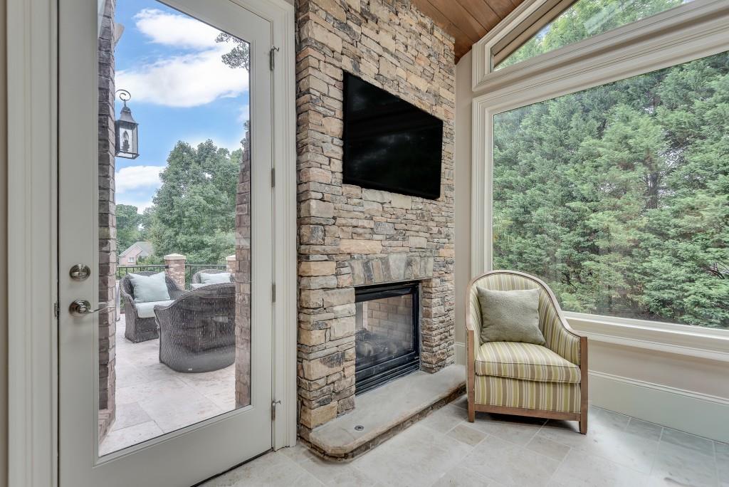 2494 Oak Grove Estates NE