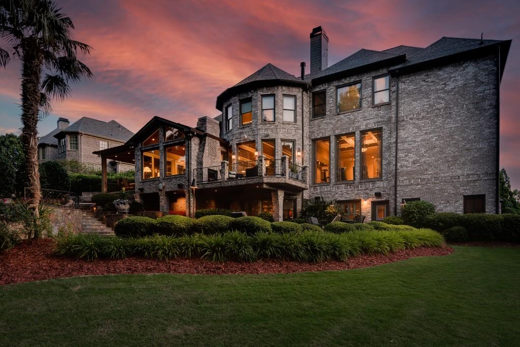 2494 Oak Grove Estates NE