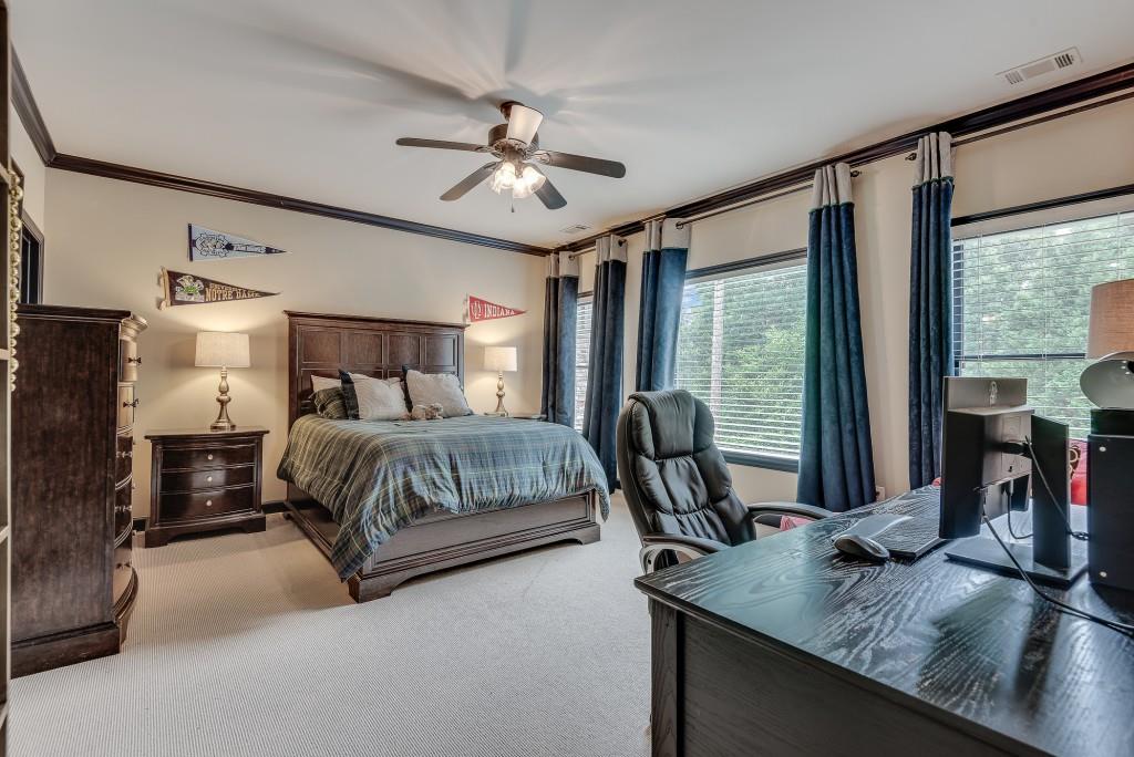 2494 Oak Grove Estates NE