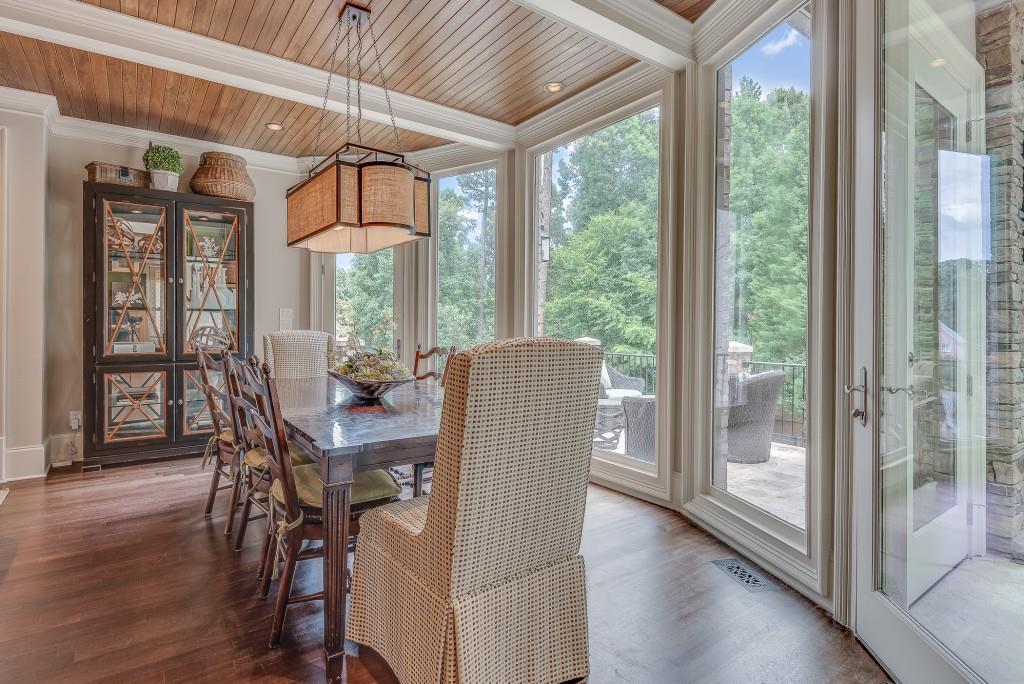 2494 Oak Grove Estates NE