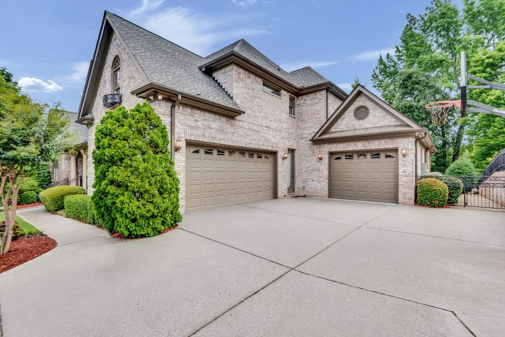 2494 Oak Grove Estates NE