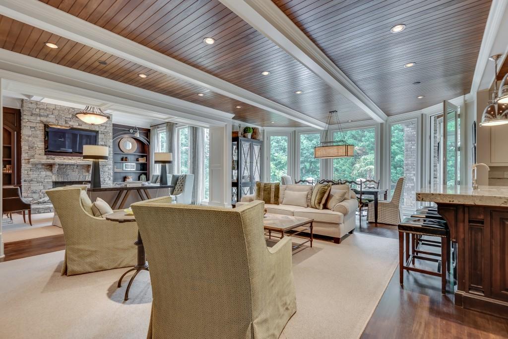 2494 Oak Grove Estates NE