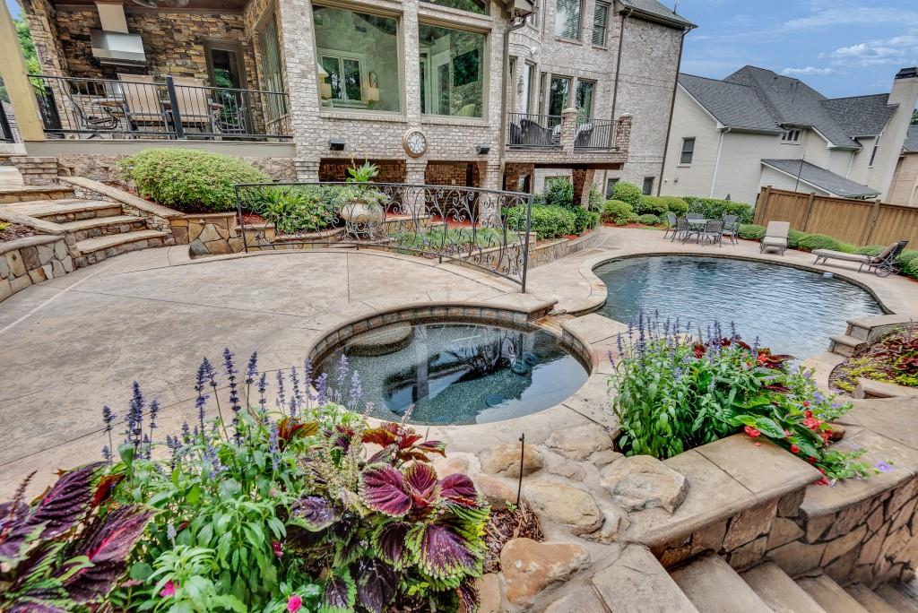 2494 Oak Grove Estates NE