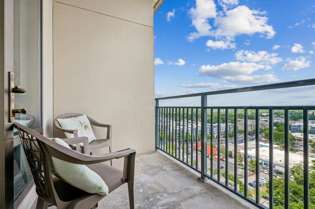 565 Peachtree Street NE Unit 1610