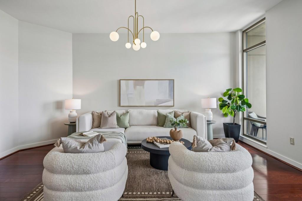 565 Peachtree Street NE Unit 1610